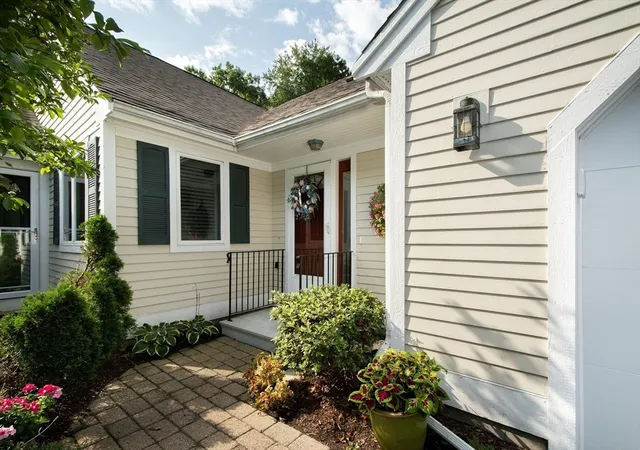 3rd image of 51 Portside Dr #51, Mashpee, MA 02649 | MLS# 73564384