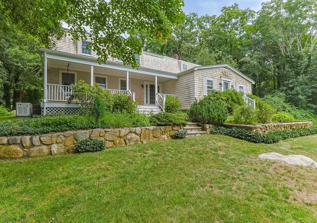 2nd image of 621 W Falmouth Hwy, Falmouth, MA 02540 | MLS# 73552518