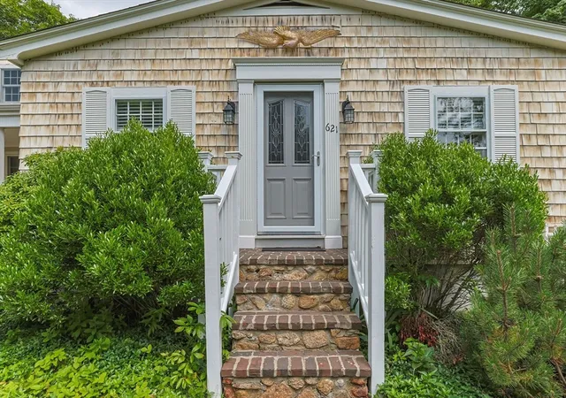 3rd image of 621 W Falmouth Hwy, Falmouth, MA 02540 | MLS# 73552518