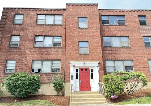 3rd image of 101 Nahant St #3, Lynn, MA 01902 | MLS# 73542708