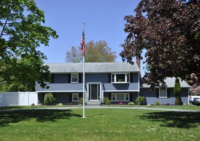 2nd image of 46 Bridle Rd, Bridgewater, MA 02324 | MLS# 73557338