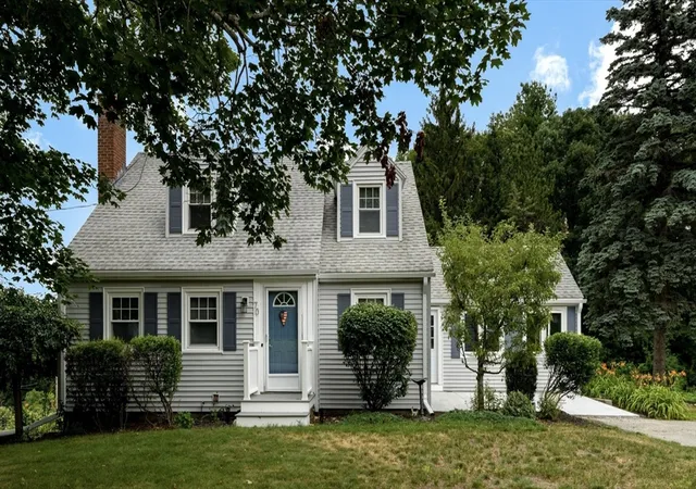 1st image of 70 Sherwood Hill Dr, Holden, MA 01520 | MLS# 73553712