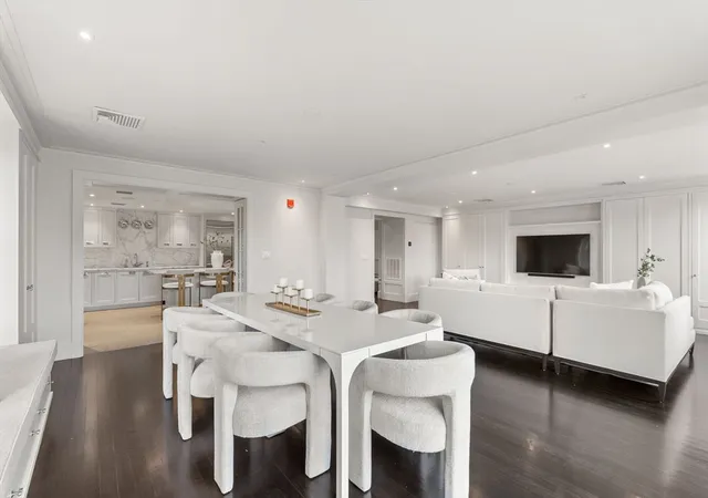 4th image of 2 Commonwealth #10A, Boston, MA 02116 | MLS# 73497764