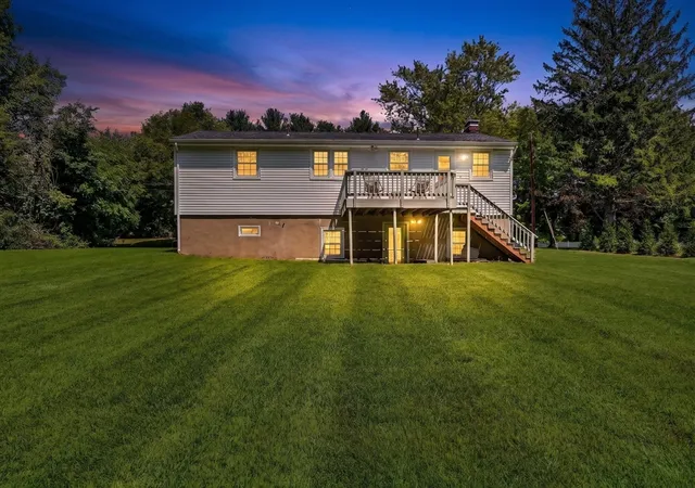 35th image of 11 Appletree, Bedford, MA 01730 | MLS# 73565589
