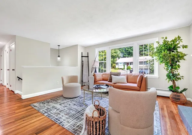 3rd image of 11 Appletree, Bedford, MA 01730 | MLS# 73565589