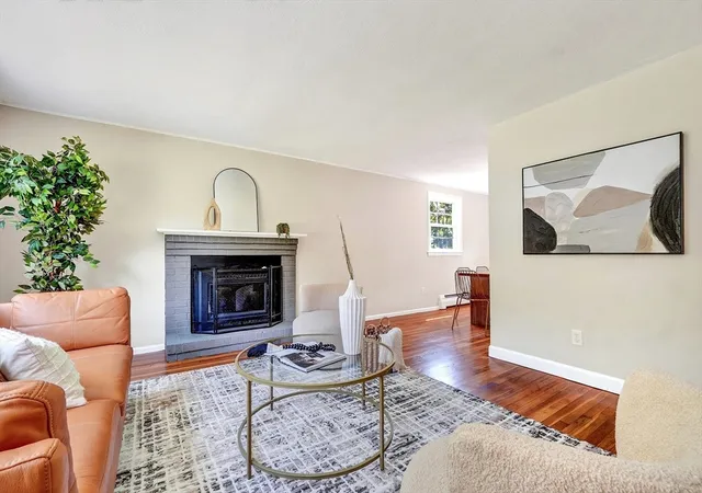 5th image of 11 Appletree, Bedford, MA 01730 | MLS# 73565589