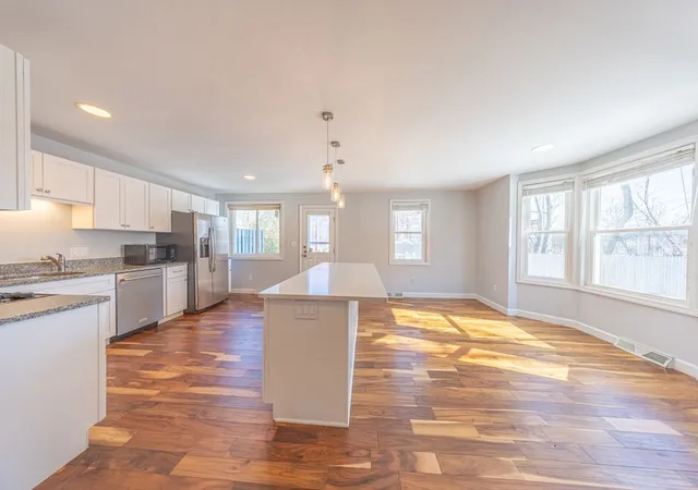 5th image of 4 Rowe Ct #4, Roslindale, MA 02131 | MLS# 73482953