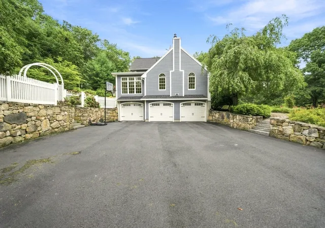Photo 4 of Sale Pending at 38 Cabral Dr, Middleton, MA 01949 | MLS# 73565208 | Listing updated on 2026-09-07
