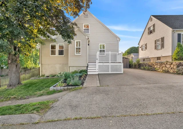 Homes for sale in Beverly, MA | 37 Hillcrest Ave, Beverly, MA 01915 | MLS# 73537125