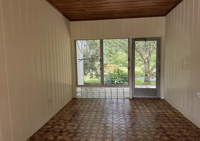 2nd image of 10 Shady Ln, Wilbraham, MA 01095 | MLS# 73567573