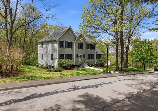 3rd image of 65 Locust St, Middleton, MA 01949 | MLS# 73517594