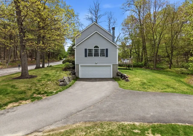 5th image of 65 Locust St, Middleton, MA 01949 | MLS# 73517594
