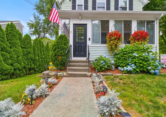 2nd image of 17 Palmieri Dr, Hudson, MA 01749 | MLS# 73551040