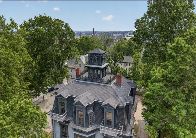 2nd image of 533 Locust St, Fall River, MA 02720