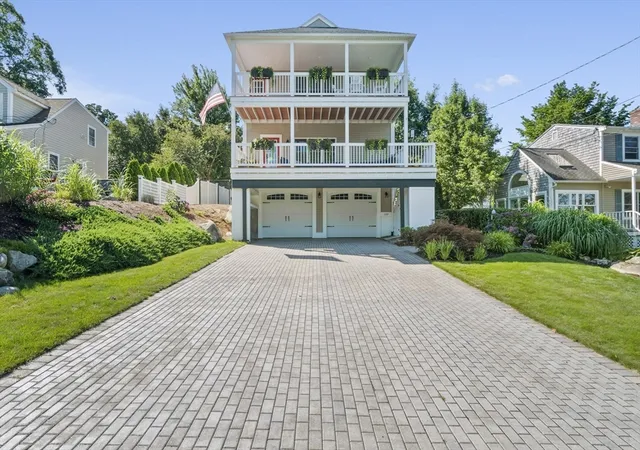 Photo 3 of Single family home for sale at 129 Bay Shore Dr, Plymouth, MA 02360 | MLS# 73569998 | Listing updated on 2026-09-14