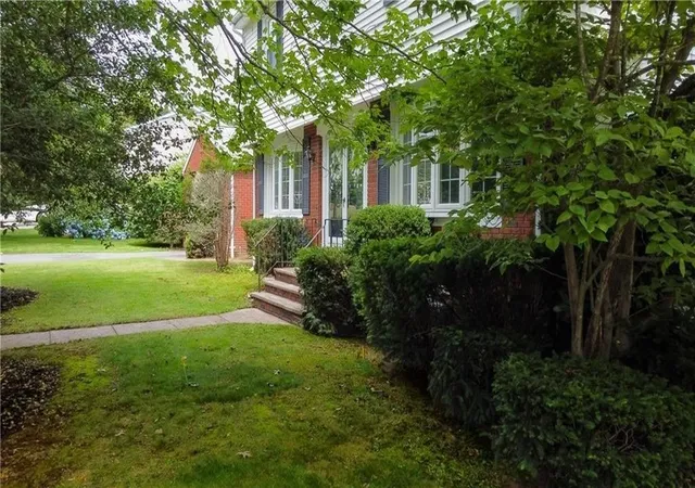 Photo 3 of Single family home for sale at 442 Eastview Ave, Somerset, MA 02726 | MLS# 73549021 | Listing updated on 2026-10-05