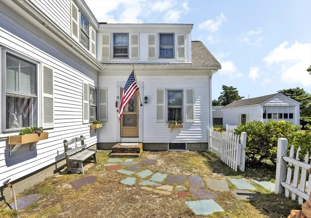 3rd image of 178 School St, West Dennis, MA 02670 | MLS# 73535907