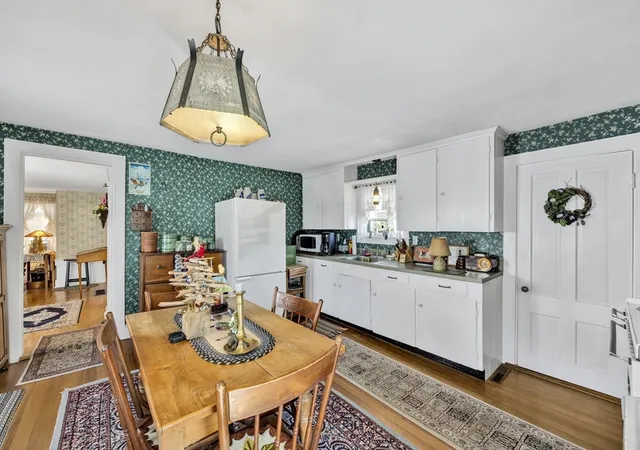 5th image of 178 School St, West Dennis, MA 02670 | MLS# 73535907