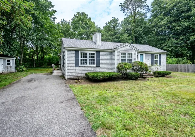 2nd image of 16 Lakeside Dr, Marstons Mills, MA 02648 | MLS# 73558113