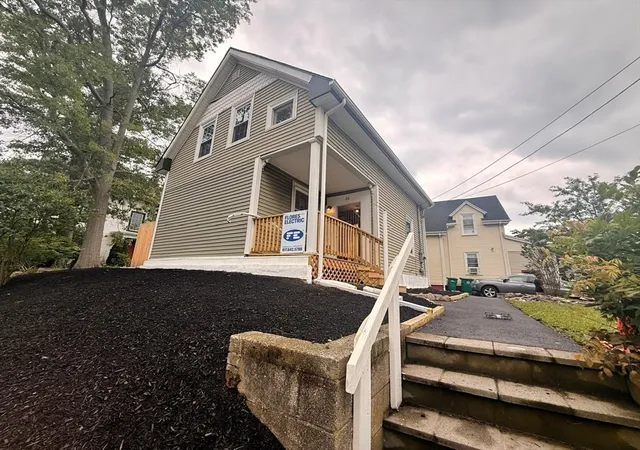 Photo 3 of Sale Pending at 26 Sagamore St, Lynn, MA 01902 | MLS# 73543473 | Listing updated on 2026-09-10