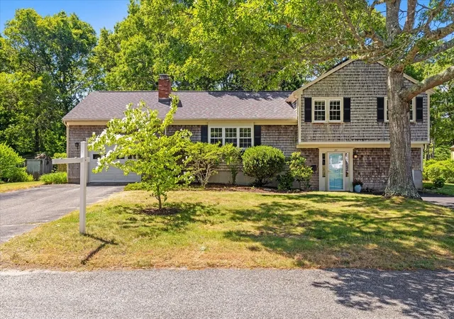 2nd image of 27 Steven Dr, West Yarmouth, MA 02673 | MLS# 73551135