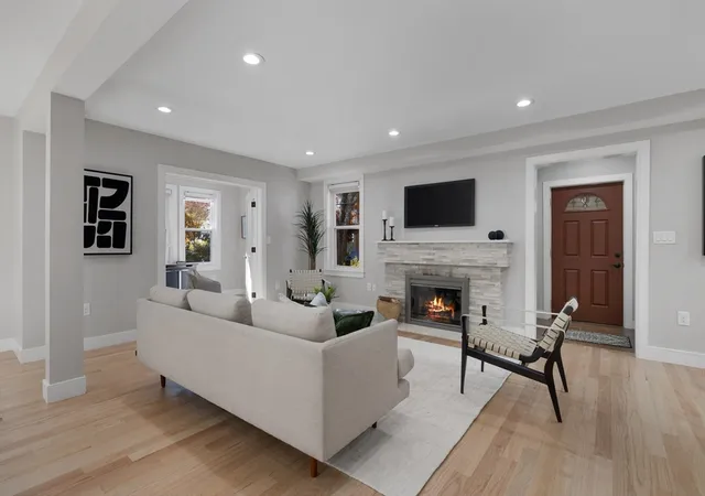 Photo 4 of Single family home for sale at 303 Russett Rd, Chestnut Hill, MA 02467 | MLS# 73492913 | Listing updated on 2026-09-14