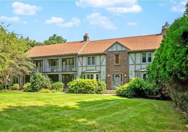 Photo 3 of Sale Pending at 263 South St, Holliston, MA 01746 | MLS# 73568963 | Listing updated on 2026-09-17
