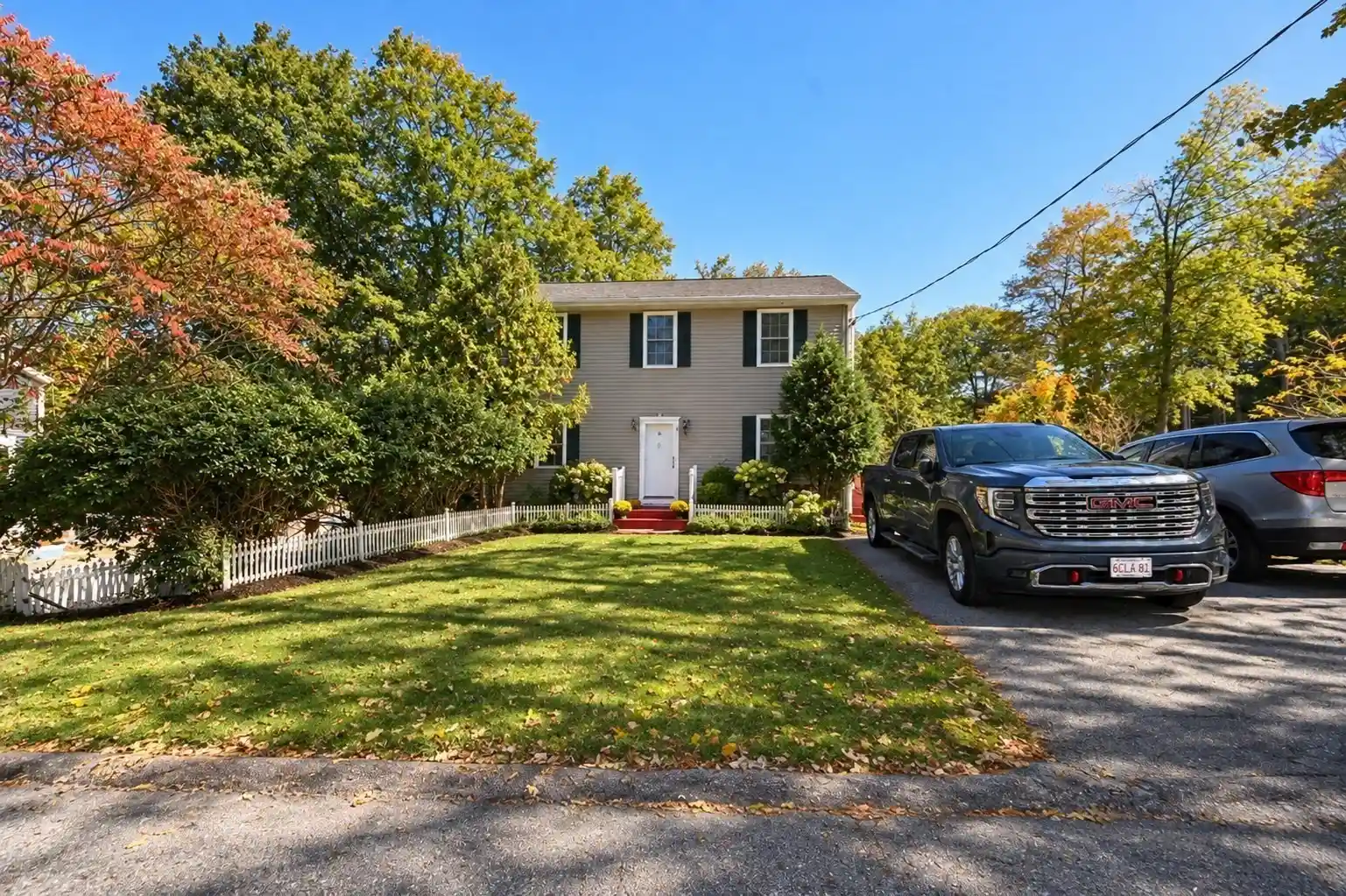 Single family home for sale at 10 Watch St, Rochdale, MA 01542 | MLS# 73591632