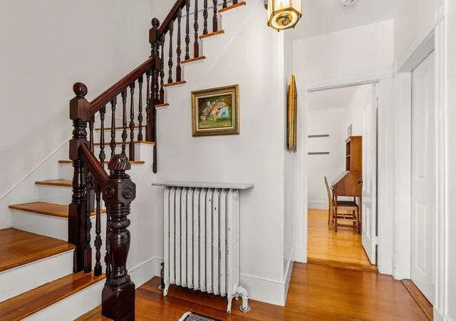 5th image of 8 Lincoln Street, Manchester, MA 01944 | MLS# 73524879