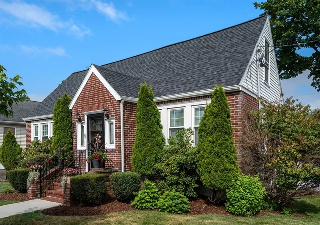 2nd image of 25 Piermont St, Watertown, MA 02472 | MLS# 73547613