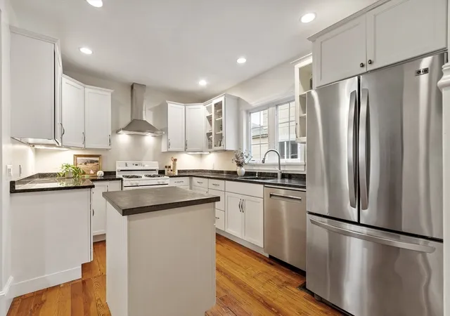 3rd image of 25 Partridge Avenue, Somerville, MA 02145 | MLS# 73553816