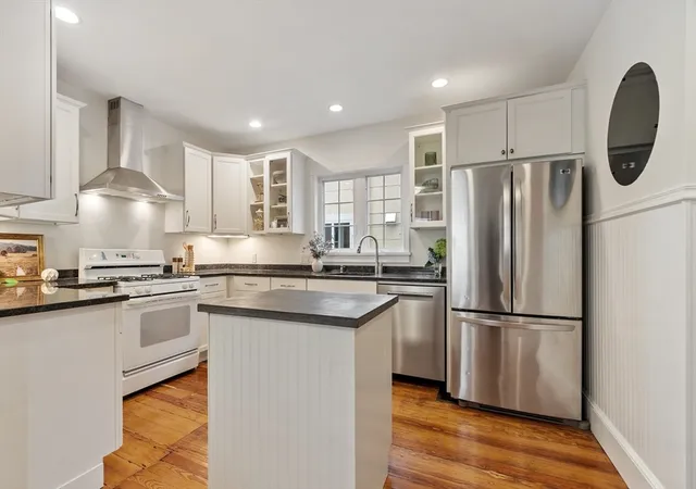 4th image of 25 Partridge Avenue, Somerville, MA 02145 | MLS# 73553816