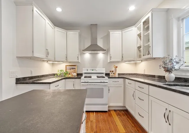 5th image of 25 Partridge Avenue, Somerville, MA 02145 | MLS# 73553816