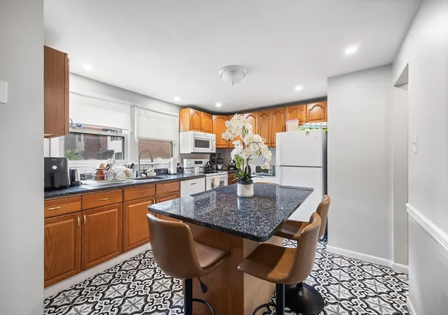 2nd image of 21 Hilton Ter, Roxbury, MA 02119 | MLS# 73545549