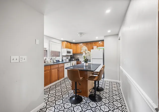 3rd image of 21 Hilton Ter, Roxbury, MA 02119 | MLS# 73545549