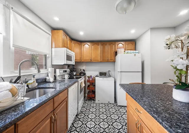5th image of 21 Hilton Ter, Roxbury, MA 02119 | MLS# 73545549