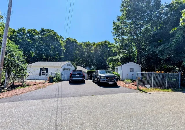 2nd image of 23 Wilderwood Ave, Leominster, MA 01453 | MLS# 73559271