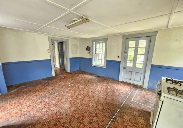 24th image of 289 North Ave, Rochester, MA 02770 | MLS# 73529831