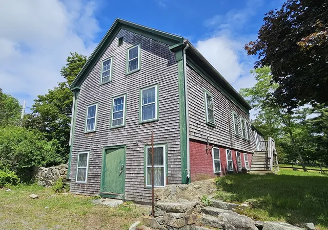 2nd image of 289 North Ave, Rochester, MA 02770 | MLS# 73529831