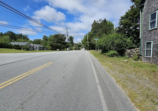 3rd image of 289 North Ave, Rochester, MA 02770 | MLS# 73529831