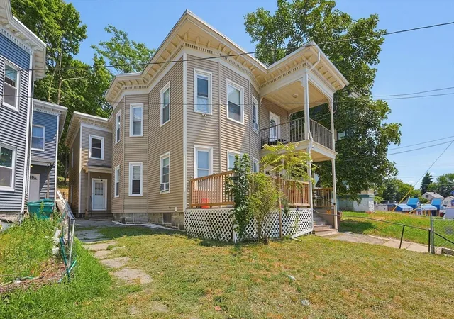 3rd image of 707 Bridge St, Lowell, MA 01850 | MLS# 73553391