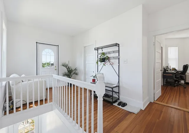 5th image of 707 Bridge St, Lowell, MA 01850 | MLS# 73553391