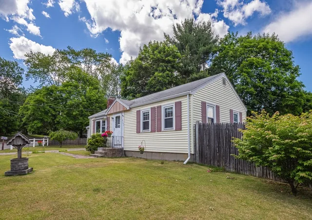 Homes for sale in Stoughton, MA | 2161 Central St, Stoughton, MA 02072 | MLS# 73540097