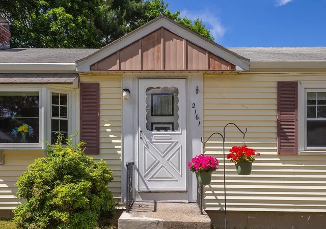 Homes for sale in Stoughton, MA | 2161 Central St, Stoughton, MA 02072 | MLS# 73540097