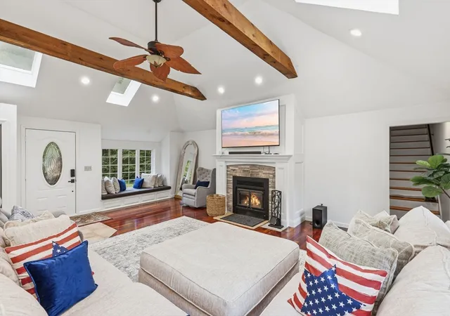 Photo 3 of Single family home for sale at 359 Se Main St, Douglas, MA 01516 | MLS# 73568674 | Listing updated on 2026-09-11