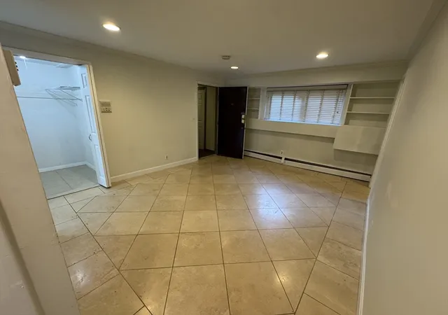 2nd image of 1734 Commonwealth Ave #1, Brighton, MA 02135 | MLS# 73557858