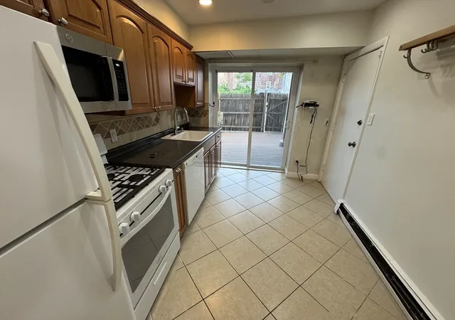 4th image of 1734 Commonwealth Ave #1, Brighton, MA 02135 | MLS# 73557858