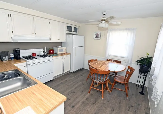 5th image of 47 Clems Way #47, Acushnet, MA 02743 | MLS# 73520026