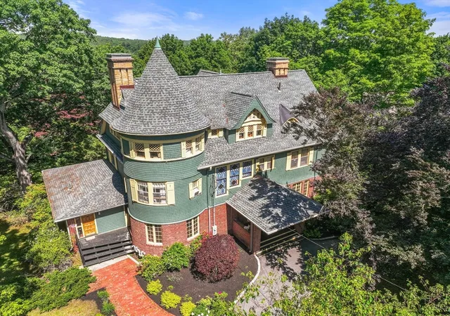 1st image of 379 Central, Auburndale, MA 02466 | MLS# 73563322