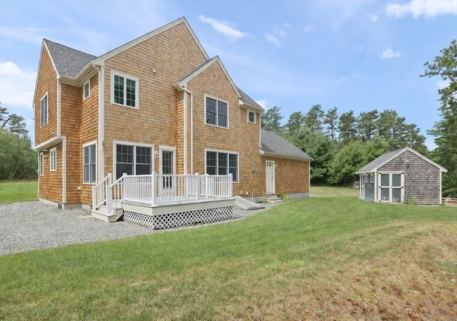 Photo 4 of Sale Pending at 10 Pond Edge Trl, Wareham, MA 02571 | MLS# 73554479 | Listing updated on 2026-09-17